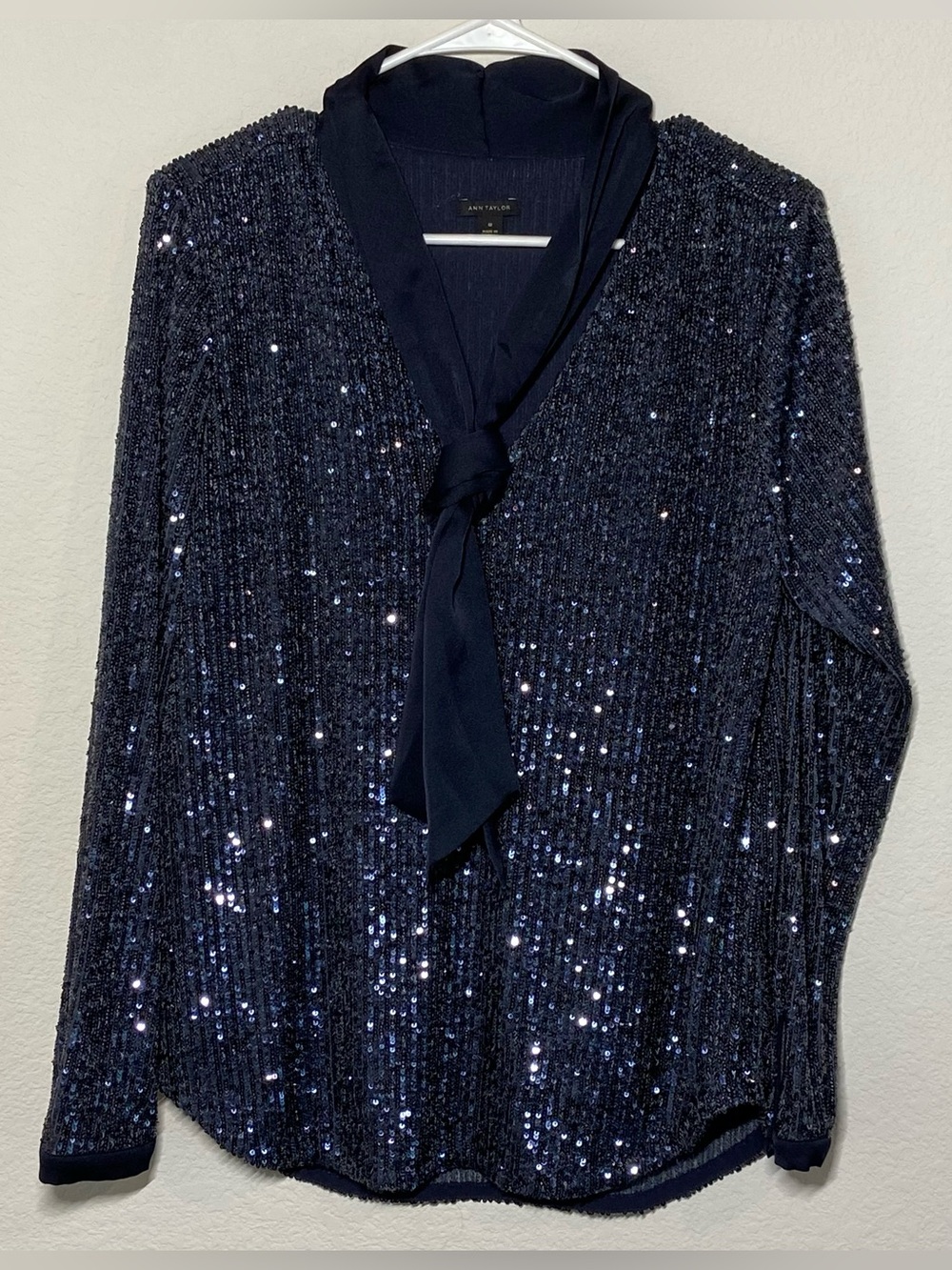 ANN TAYLOR Sequin Blue V Neck Long Sleeve & Attached Tie Neck Size Medium